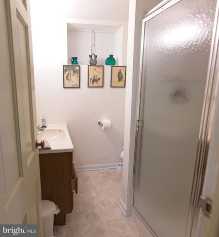 $1,400,000 | 10405 Gary Road, Potomac, MD 20854