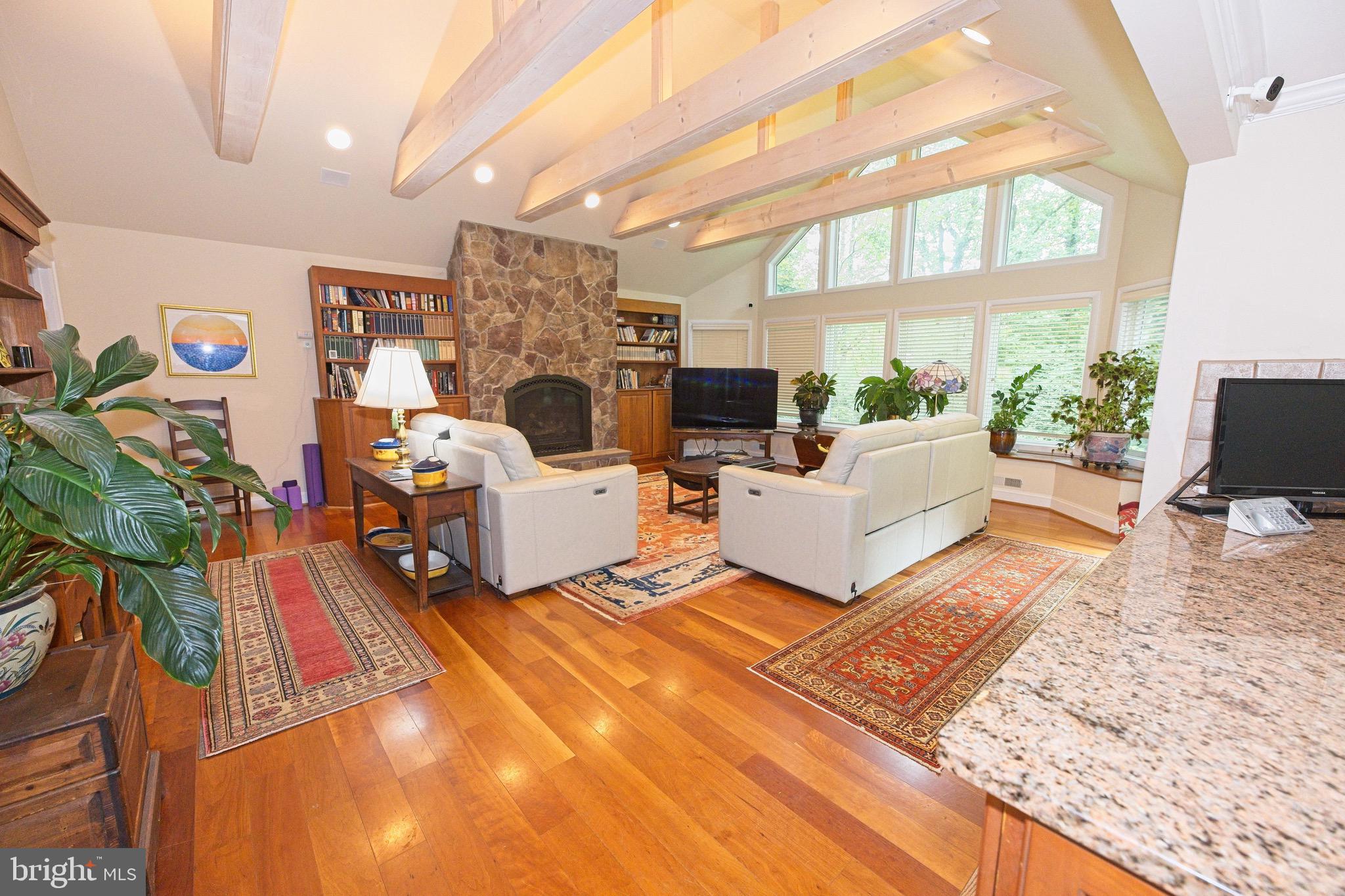 10405 Gary Road Potomac, MD 20854 - Photo 8 of 66