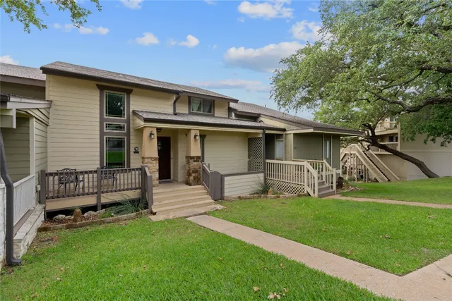 $2,000 | 287 Venture Boulevard South, Point Venture, TX 78645