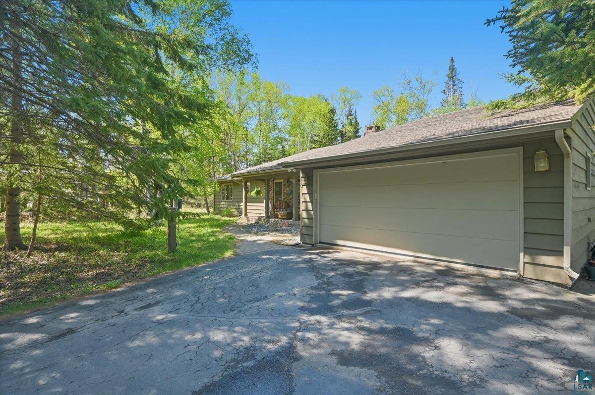 280 Misquah Road Duluth, MN 55804 - Photo 2 of 30