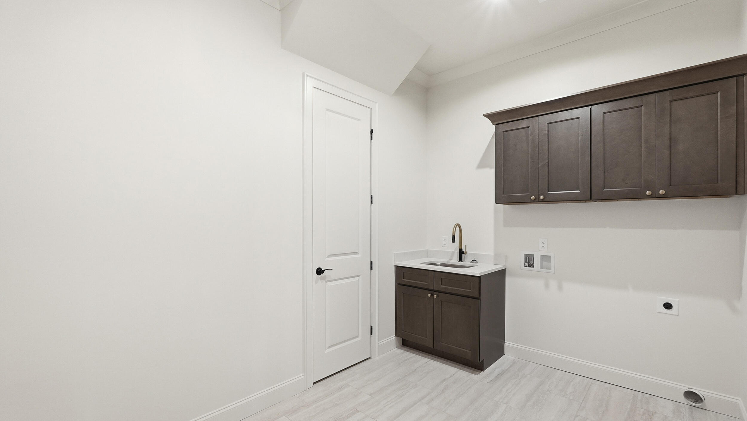 4684 Dempsey Way Chattanooga, TN 37419 - Photo 31 of 43 Laundry Room