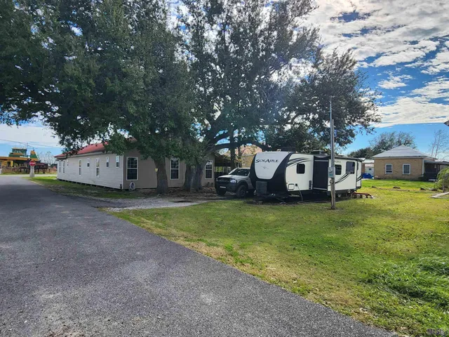 $85,000 | 2002 South Bayou Drive, Golden Meadow, LA 70357