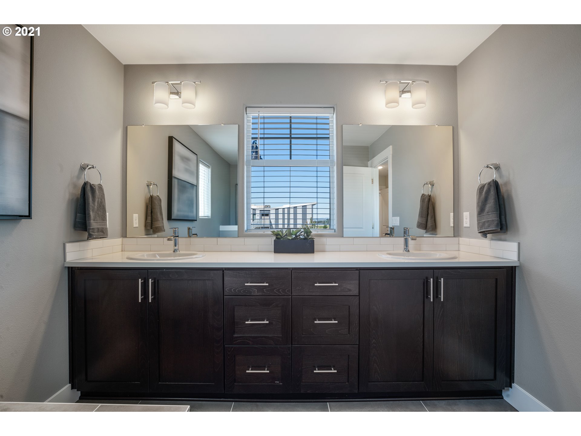 7716 Northwest Kaiser Road Portland, OR 97229 - Photo 16 of 20 Gallery Image 16