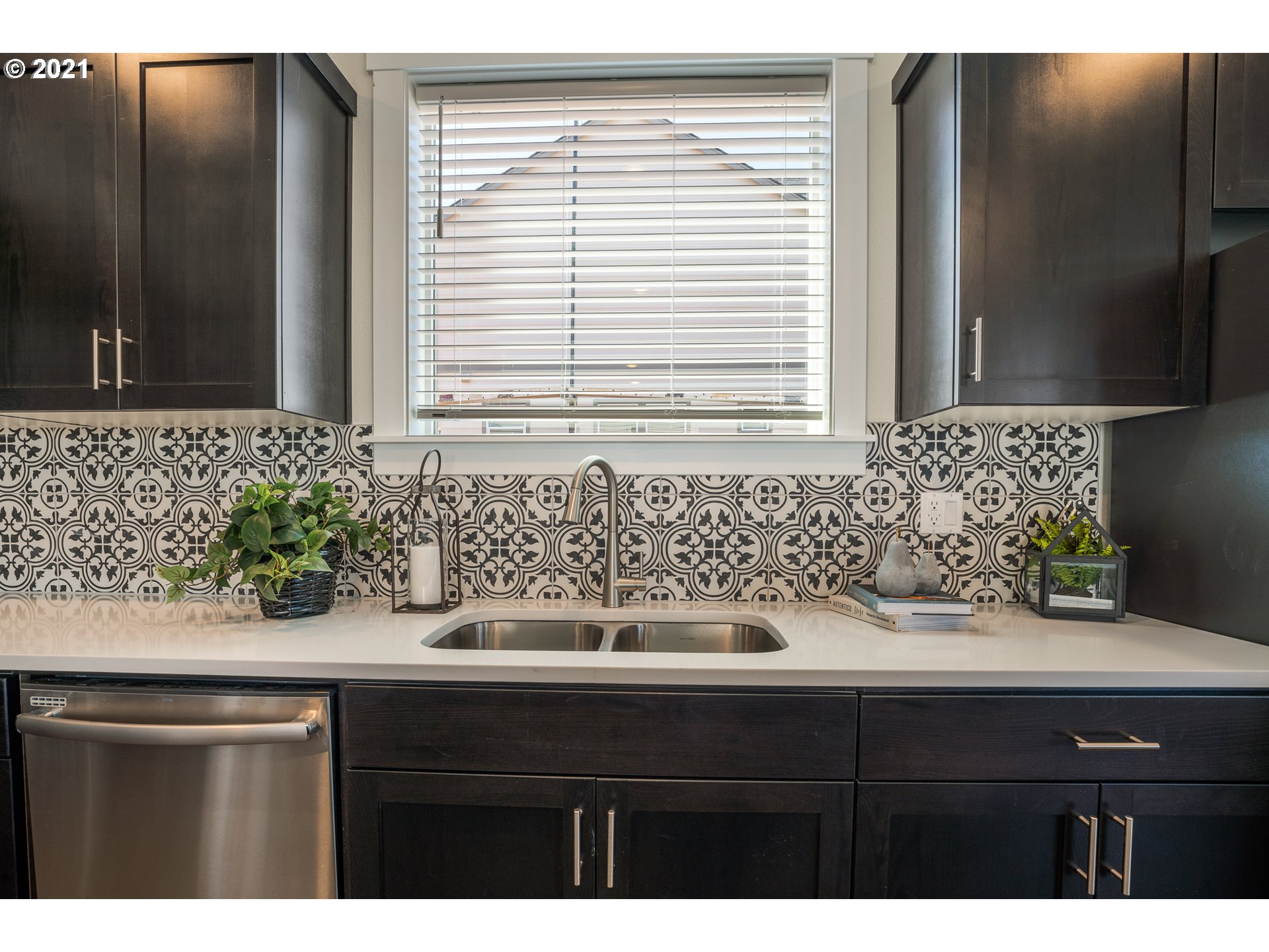 7716 Northwest Kaiser Road Portland, OR 97229 - Photo 4 of 20 Gallery Image 4