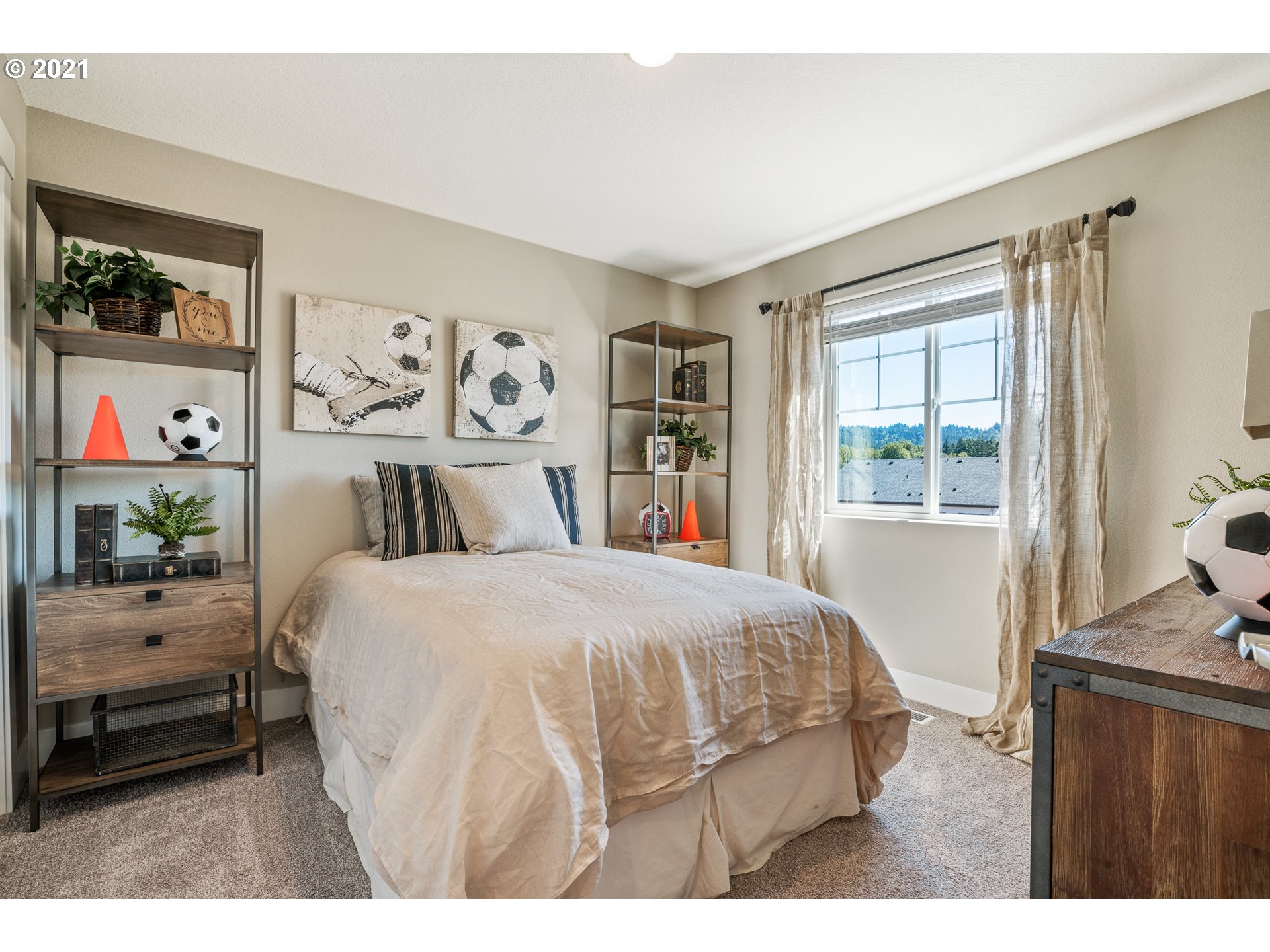 7716 Northwest Kaiser Road Portland, OR 97229 - Photo 5 of 20 Gallery Image 5