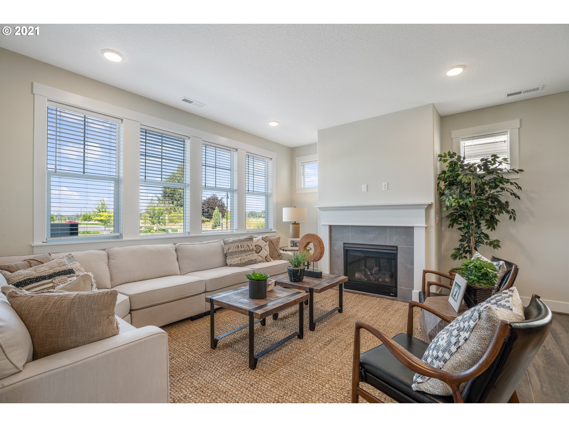 7716 Northwest Kaiser Road Portland, OR 97229 - Photo 9 of 20 Gallery Image 9