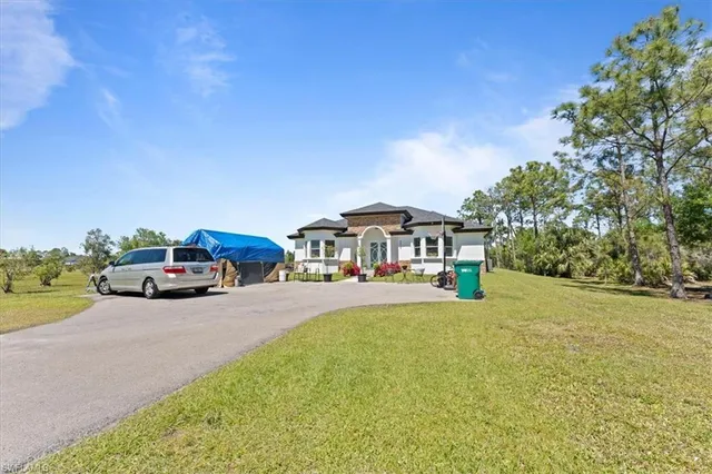 $3,900 | 3219 64th Avenue Northeast, Naples, FL 34120