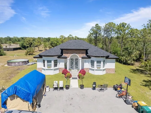 $3,900 | 3219 64th Avenue Northeast, Naples, FL 34120