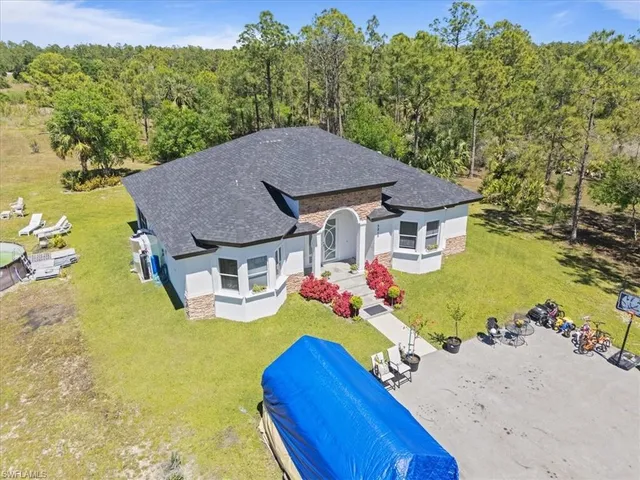 $3,900 | 3219 64th Avenue Northeast, Naples, FL 34120