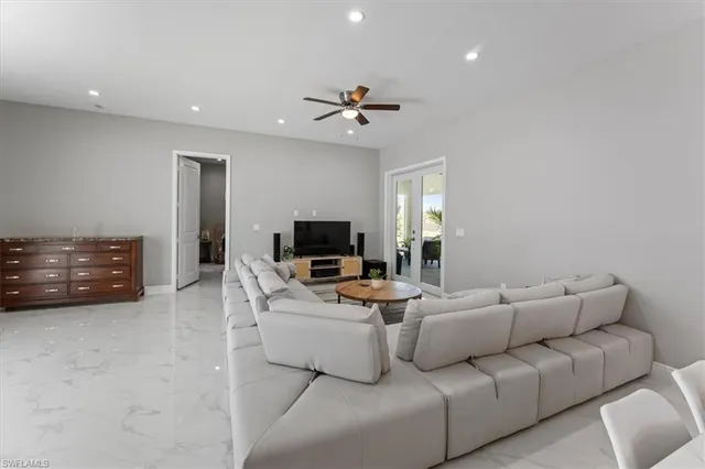 $3,900 | 3219 64th Avenue Northeast, Naples, FL 34120