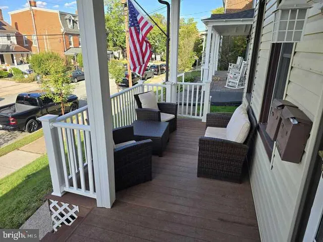 a view of an outdoor space