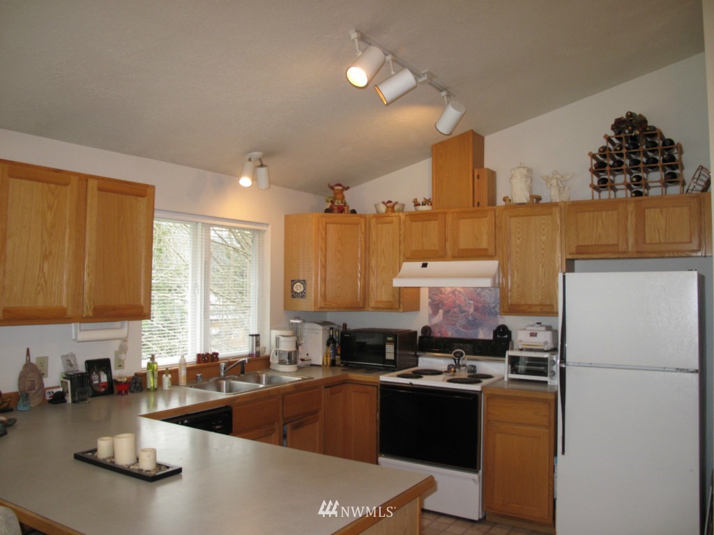 471 Maple Grove Road Port Angeles, WA 98363 - Photo 11 of 25