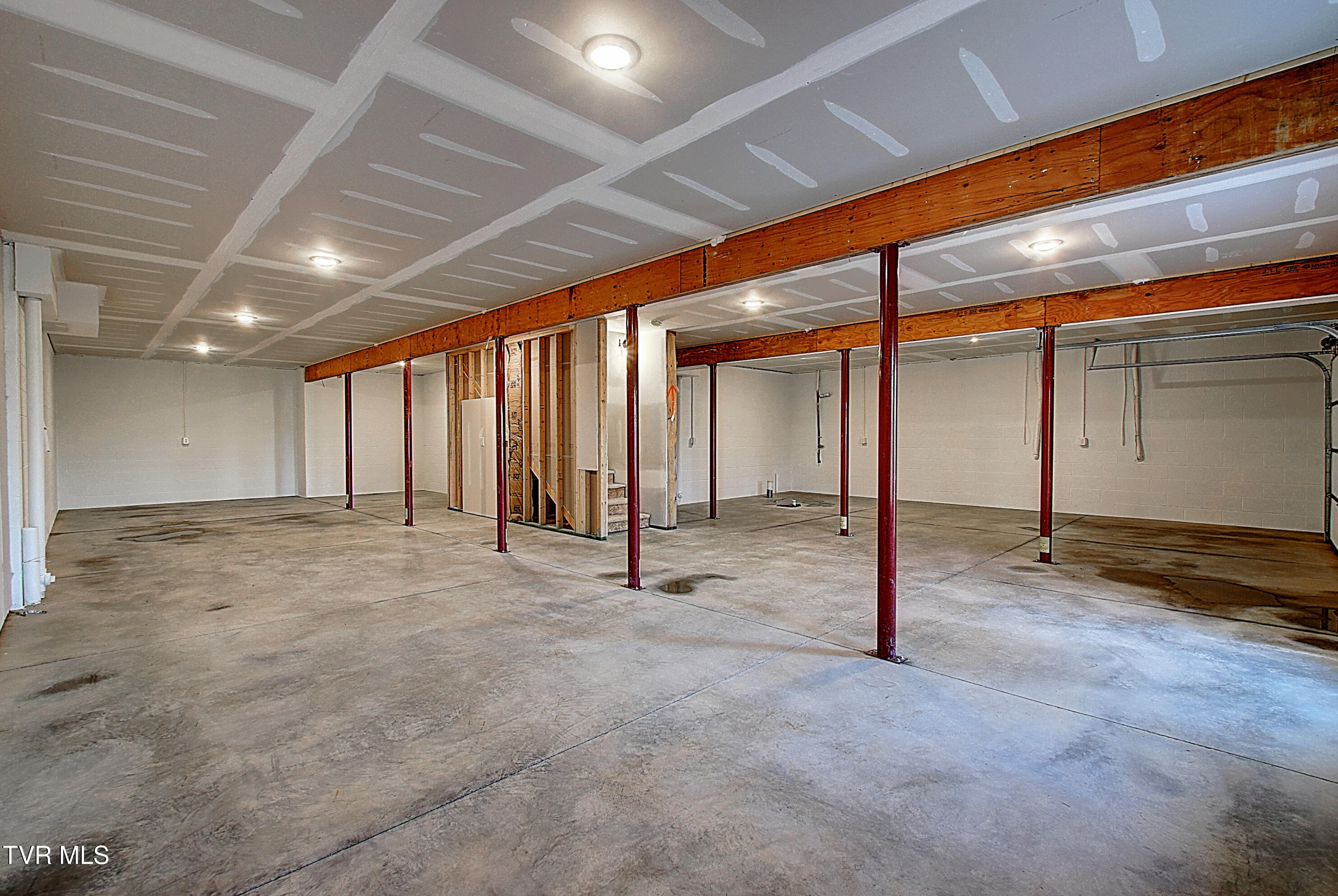 1136 Hawley Road Blountville, TN 37617 - Photo 32 of 39 45