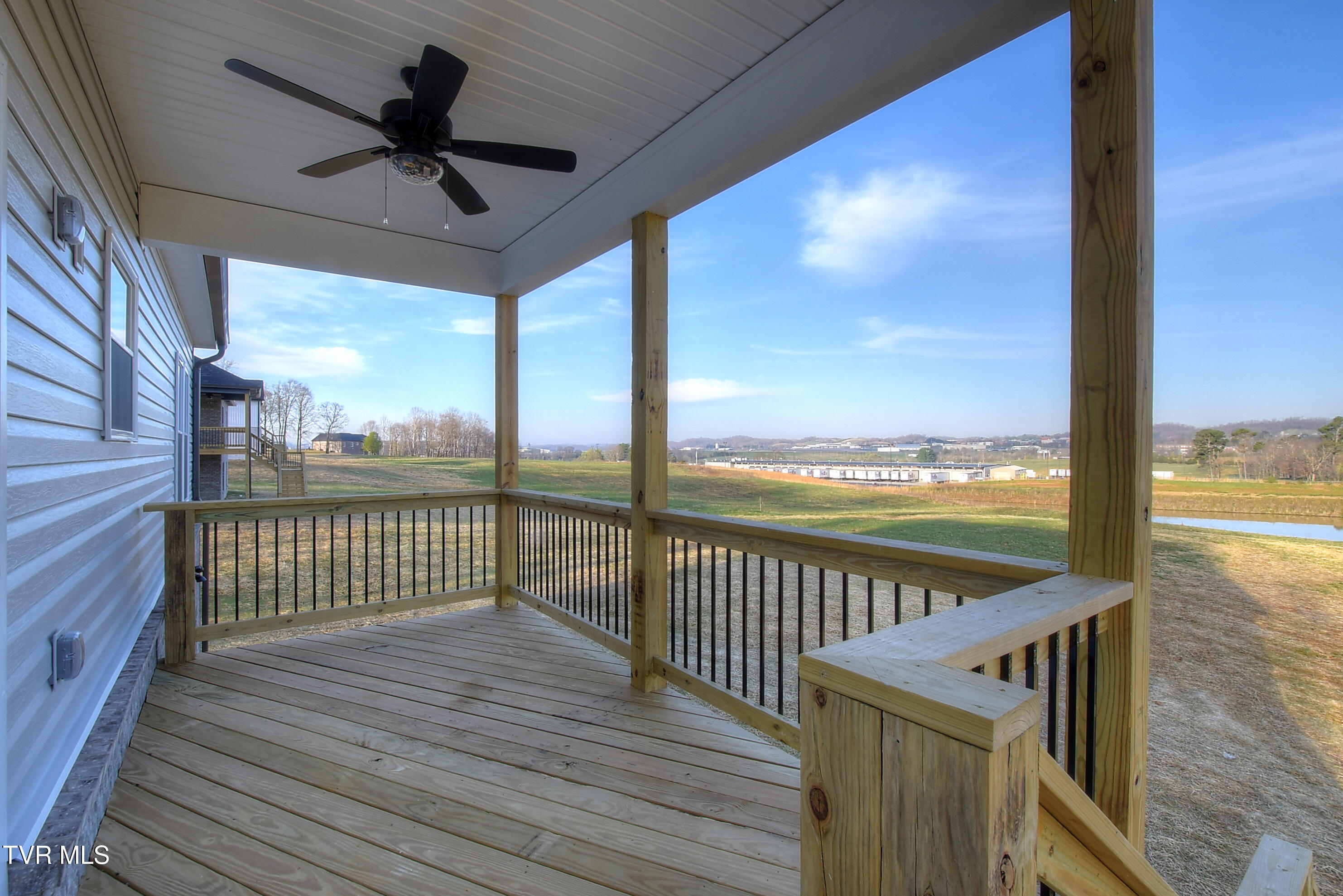 1136 Hawley Road Blountville, TN 37617 - Photo 36 of 39 50