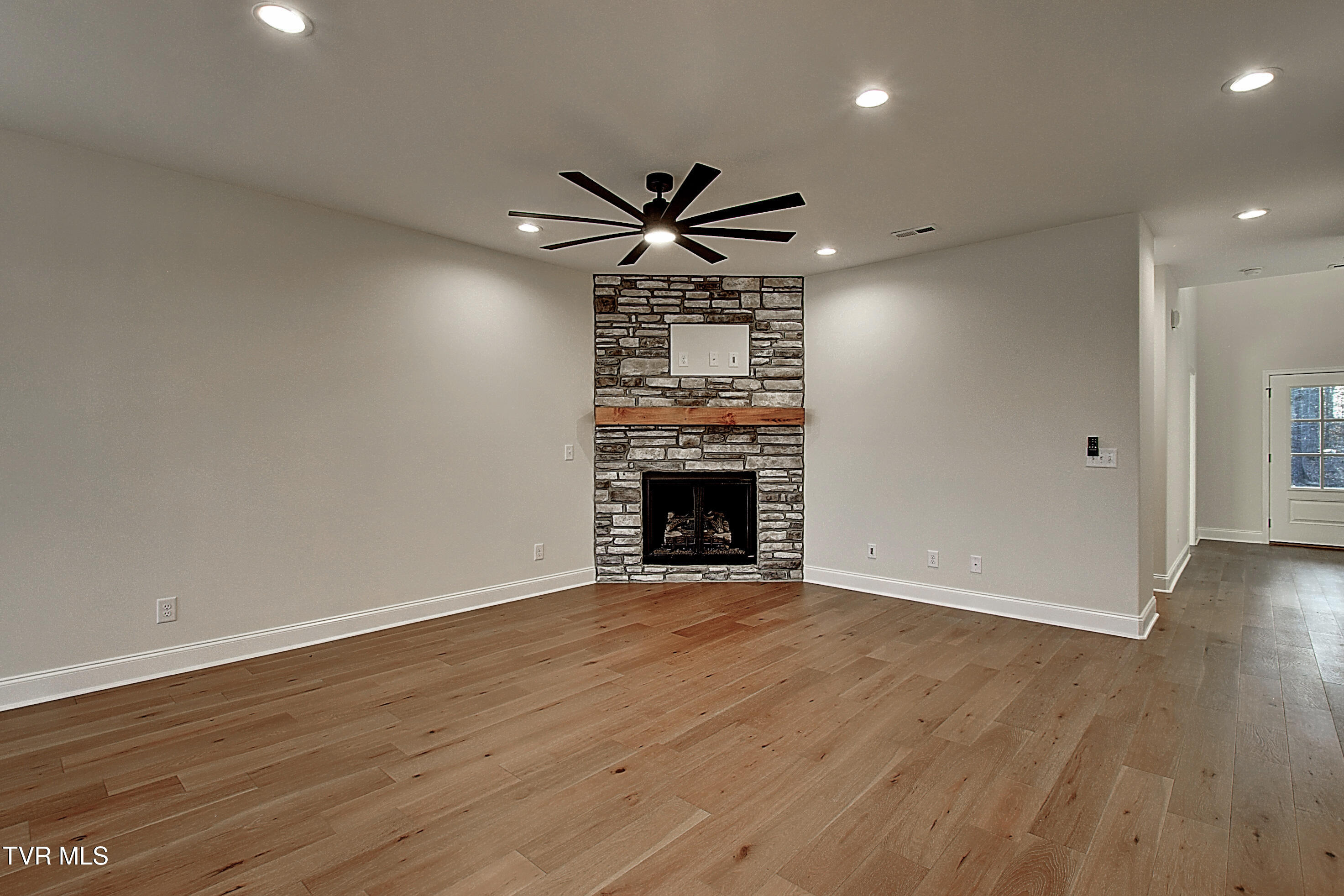 1136 Hawley Road Blountville, TN 37617 - Photo 9 of 39 16