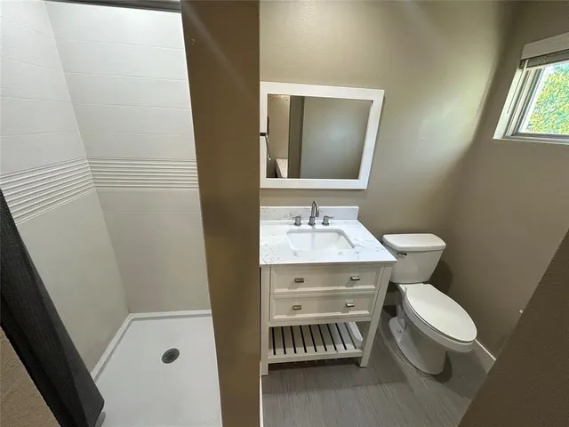 $1,400 | 301 East Brockett Street, Sherman, TX 75090