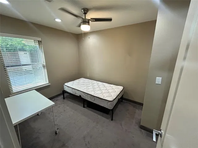 $1,400 | 301 East Brockett Street, Sherman, TX 75090