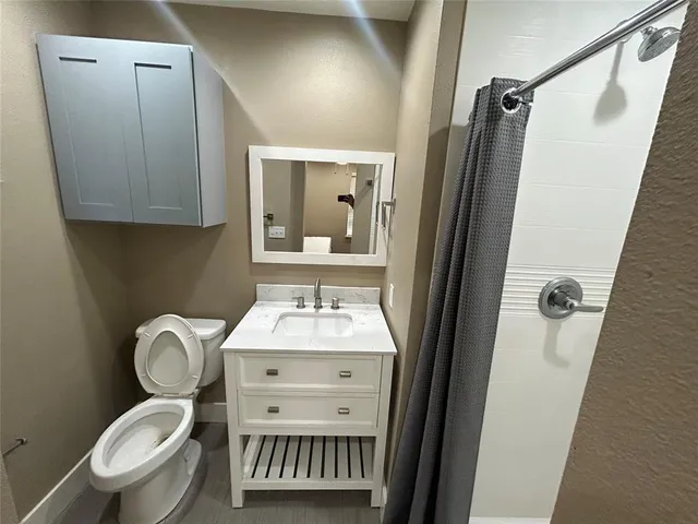 $1,400 | 301 East Brockett Street, Sherman, TX 75090