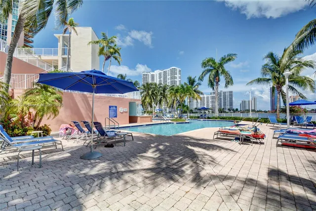 $6,500 | 3370 Hidden Bay Drive, Unit 812, Aventura, FL 33180