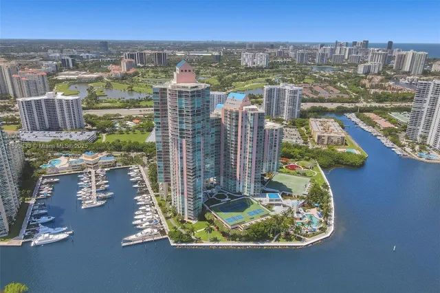 $6,500 | 3370 Hidden Bay Drive, Unit 812, Aventura, FL 33180