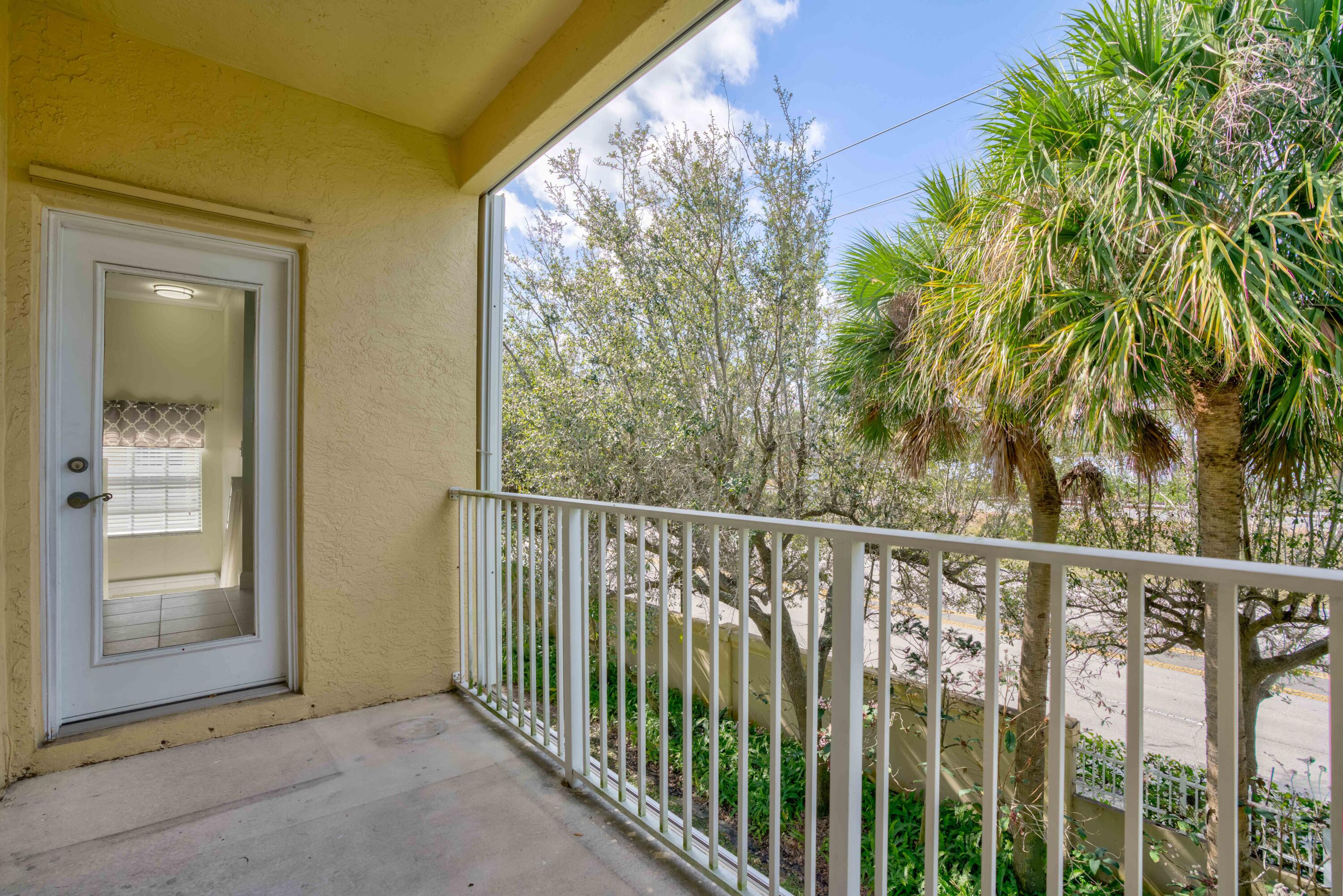 115 Lighthouse Circle, Unit B Tequesta, FL 33469 - Photo 13 of 42 a view of a balcony