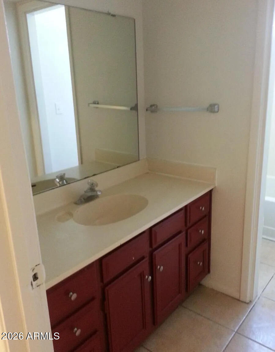 1837 N Spring, Unit 201 Mesa, AZ 85203 - Photo 3 of 6 bath