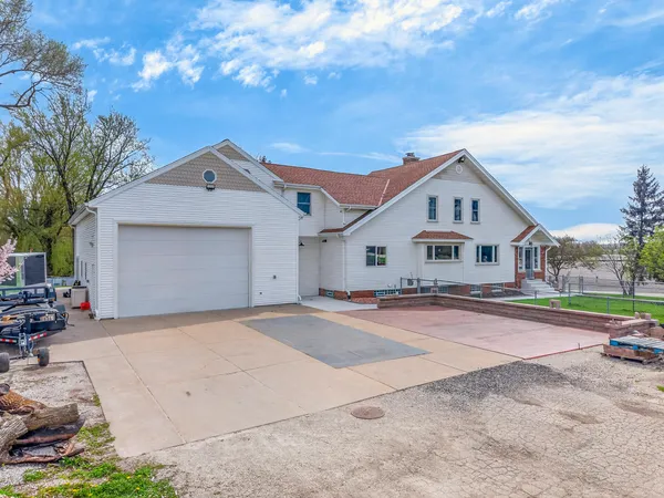 $627,400 | S25W27133 Rocky Hills Court, Waukesha, WI 53188