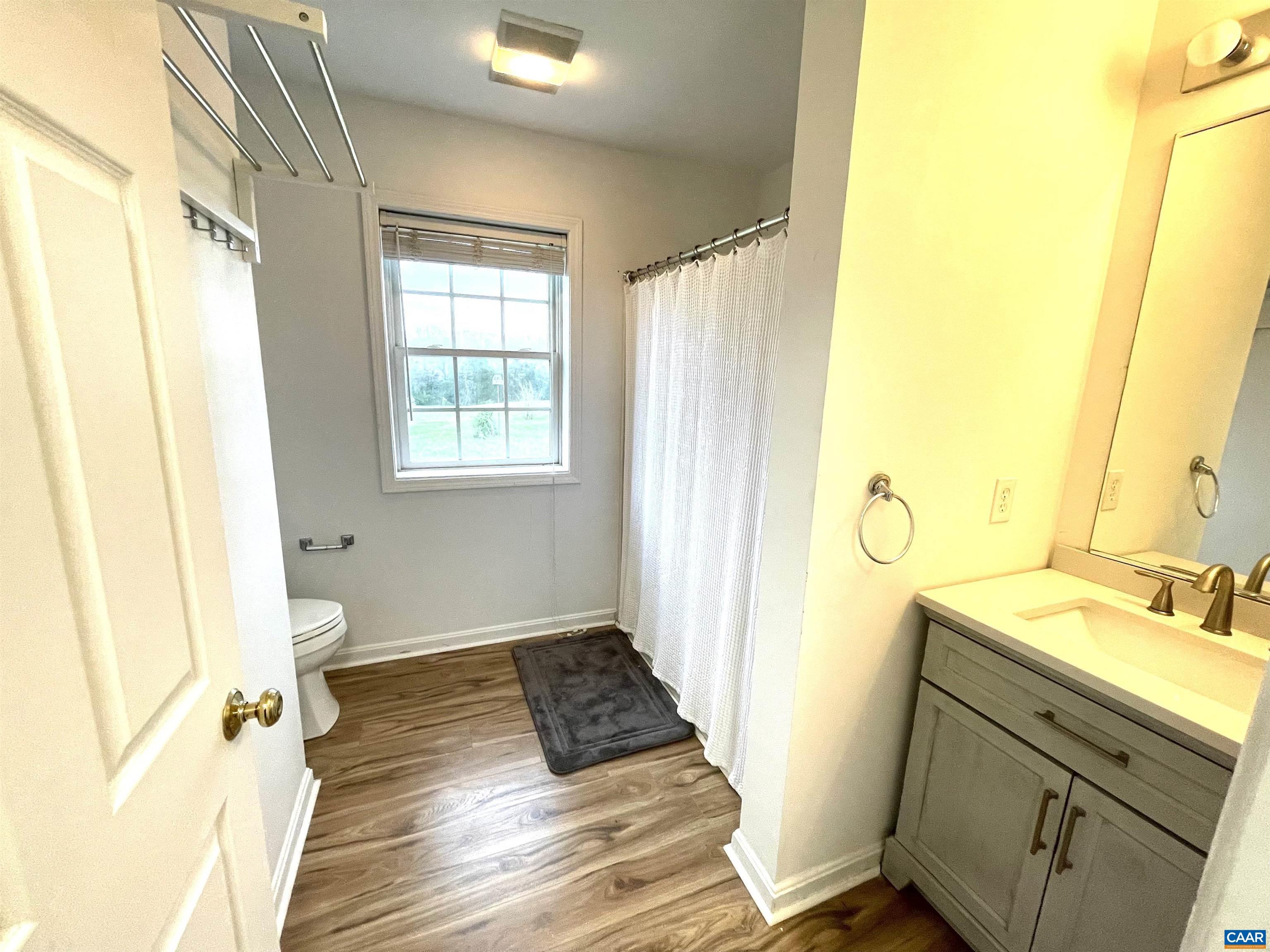 4437 Richmond Road Keswick, VA 22947 - Photo 16 of 33 Upstairs Bathroom 1