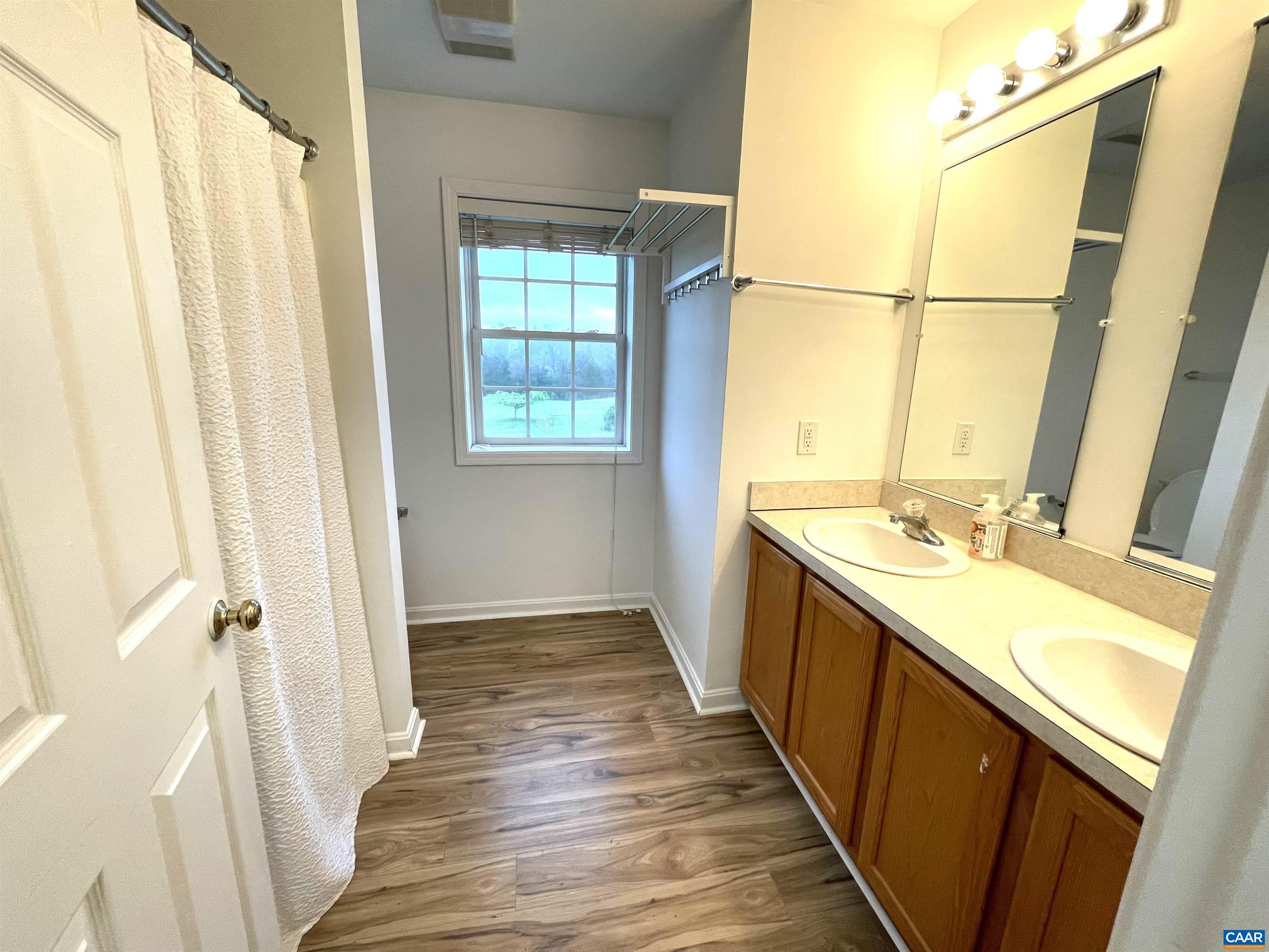 4437 Richmond Road Keswick, VA 22947 - Photo 19 of 33 Upstairs Bathroom 2