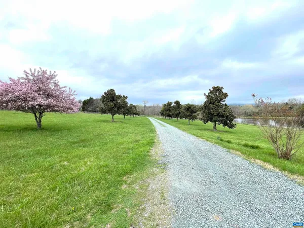 $3,500 | 4437 Richmond Road, Keswick, VA 22947