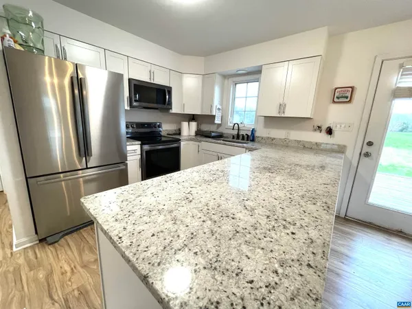 $3,500 | 4437 Richmond Road, Keswick, VA 22947