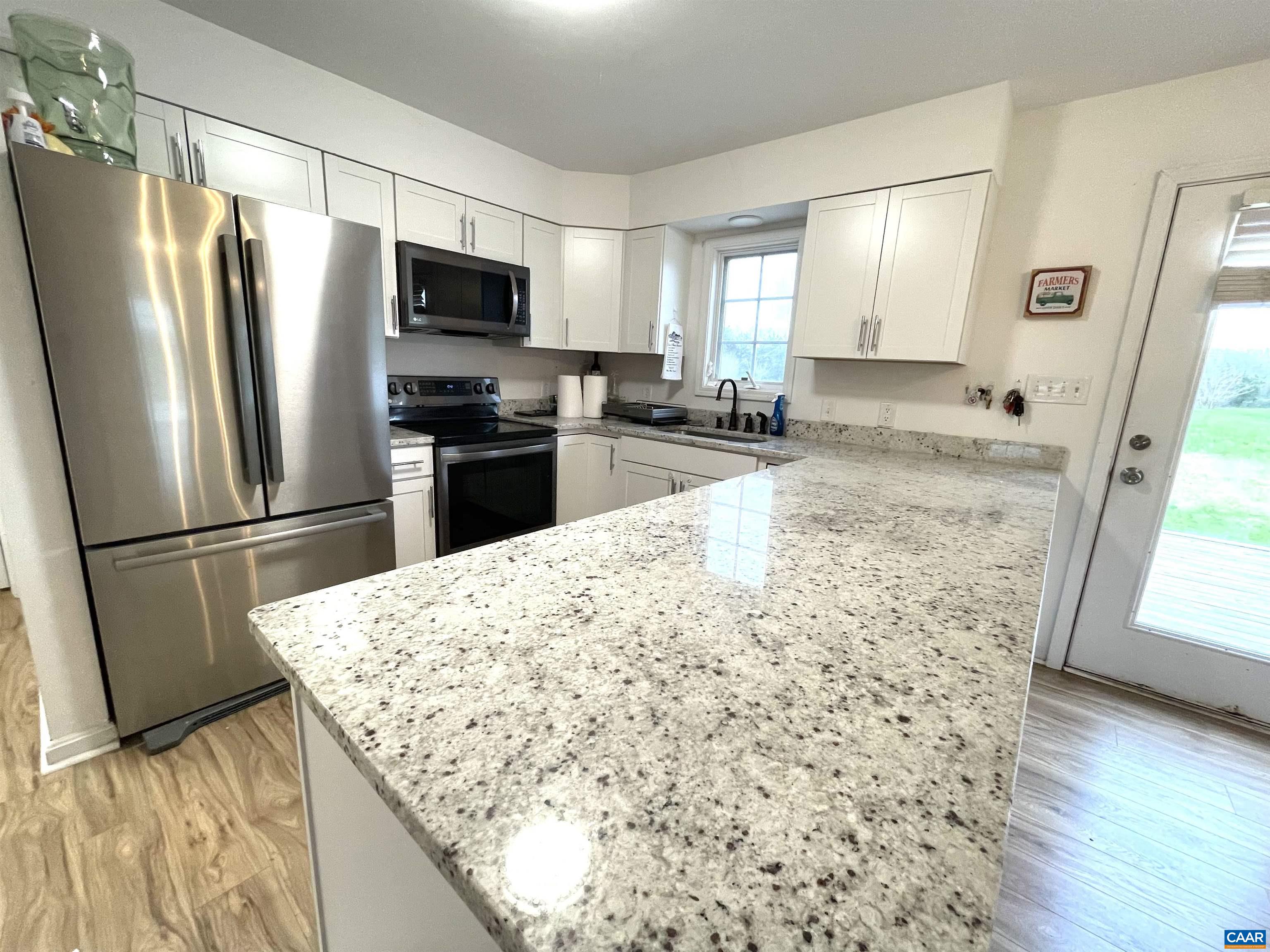 4437 Richmond Road Keswick, VA 22947 - Photo 6 of 33 Kitchen