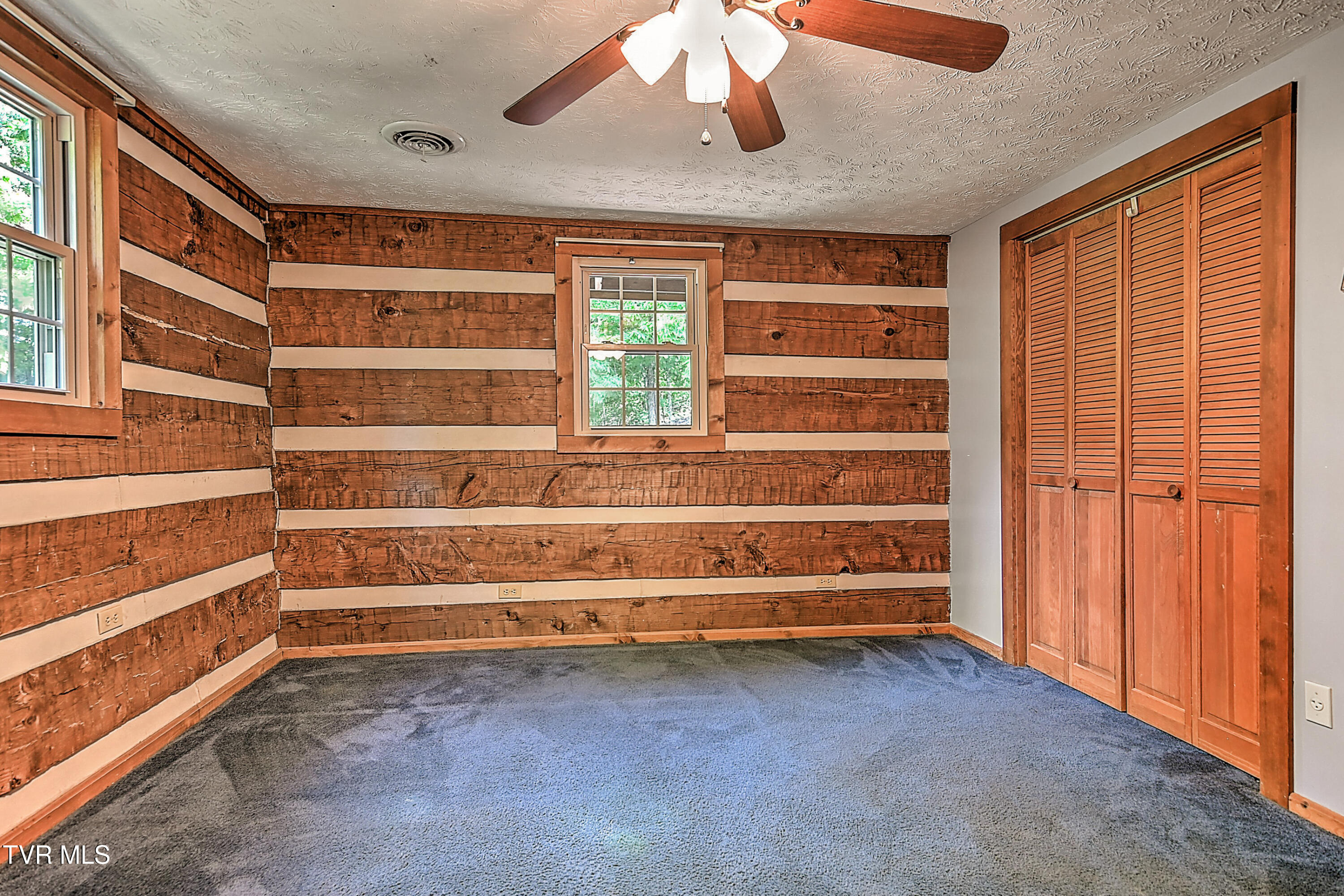 375 Lick Hollow Road Greeneville, TN 37743 - Photo 21 of 40 Upstairs Room 1 of 4 – Alternate View