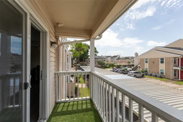 $100,000 | 2750 Holly Hall Street, Unit 104, Houston, TX 77054