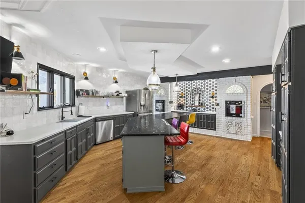 $925,000 | 102 Northwest Hackberry Street, Lee's Summit, MO 64064