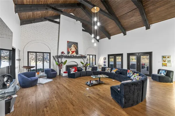 $899,000 | 102 Northwest Hackberry Street, Lee's Summit, MO 64064