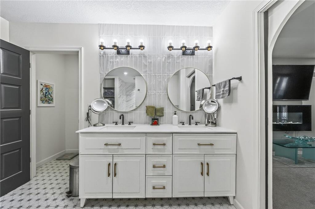 102 Northwest Hackberry Street Lee's Summit, MO 64064 - Photo 26 of 45