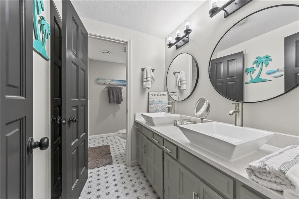 102 Northwest Hackberry Street Lee's Summit, MO 64064 - Photo 40 of 45