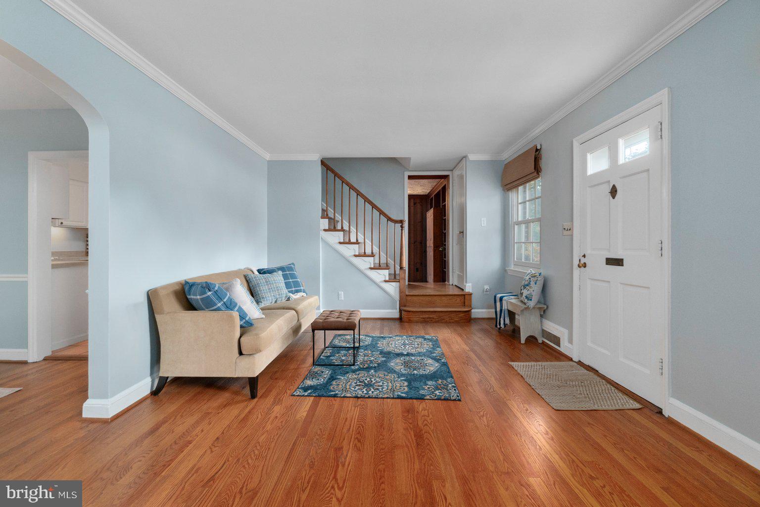 41 Tanglewood Road Baltimore, MD 21228 - Photo 11 of 35 View in LR to side family room-leads to kit