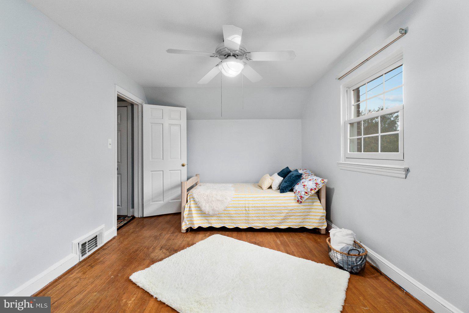 41 Tanglewood Road Baltimore, MD 21228 - Photo 27 of 35 Bedroom # 2 with 2 closets
