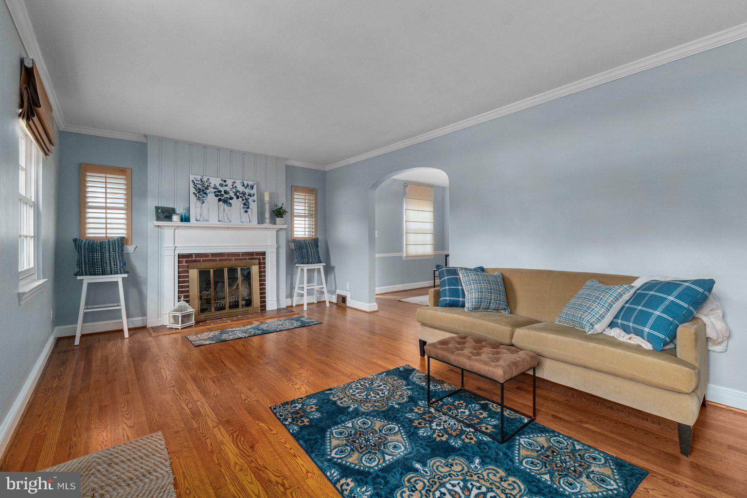 41 Tanglewood Road Baltimore, MD 21228 - Photo 10 of 35 Freshly painted room with HW floors
