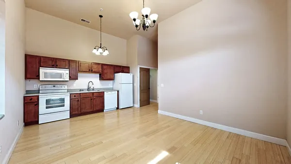 $5,000,000 | 11 East Columbia Avenue, Champaign, IL 61820