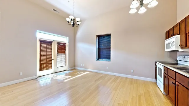 $5,000,000 | 11 East Columbia Avenue, Champaign, IL 61820