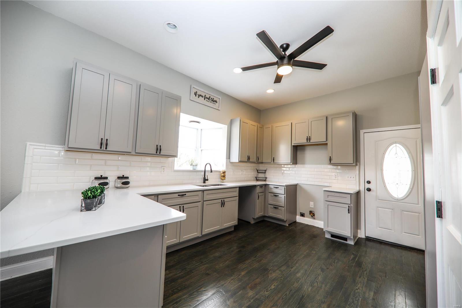 1202 Troy Road Edwardsville, IL 62025 - Photo 11 of 38 Gallery Image 11