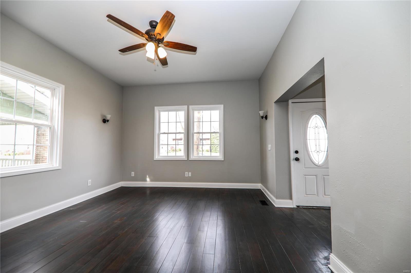 1202 Troy Road Edwardsville, IL 62025 - Photo 5 of 38 Gallery Image 5