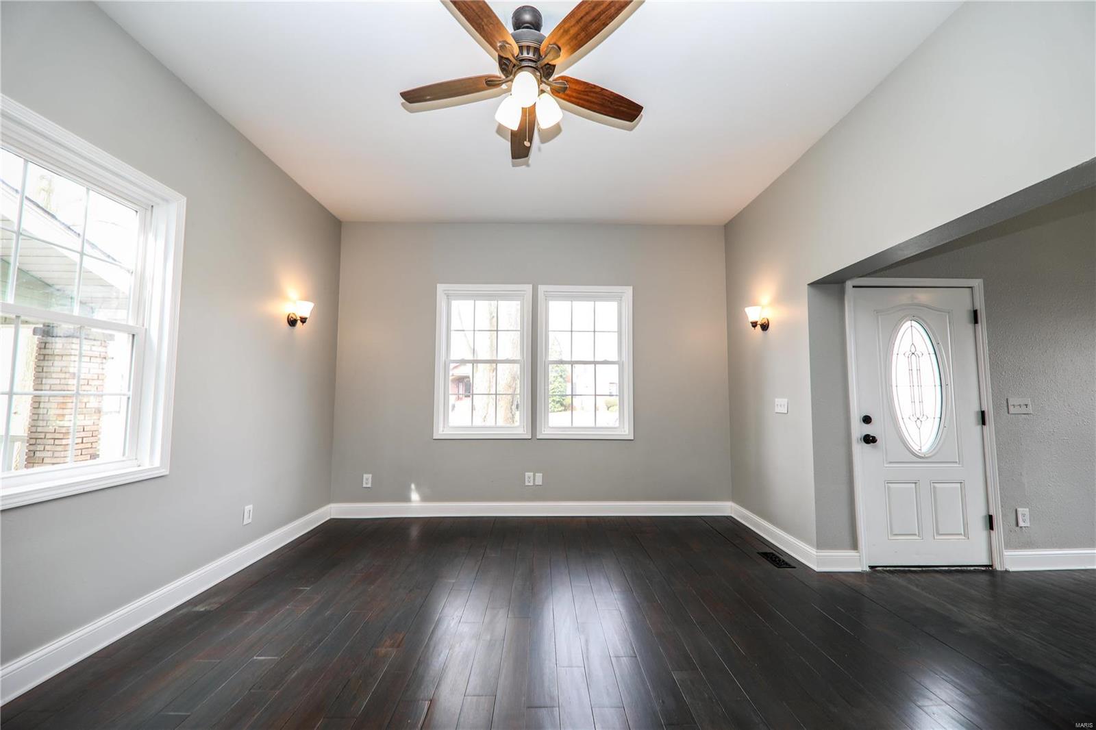 1202 Troy Road Edwardsville, IL 62025 - Photo 6 of 38 Gallery Image 6