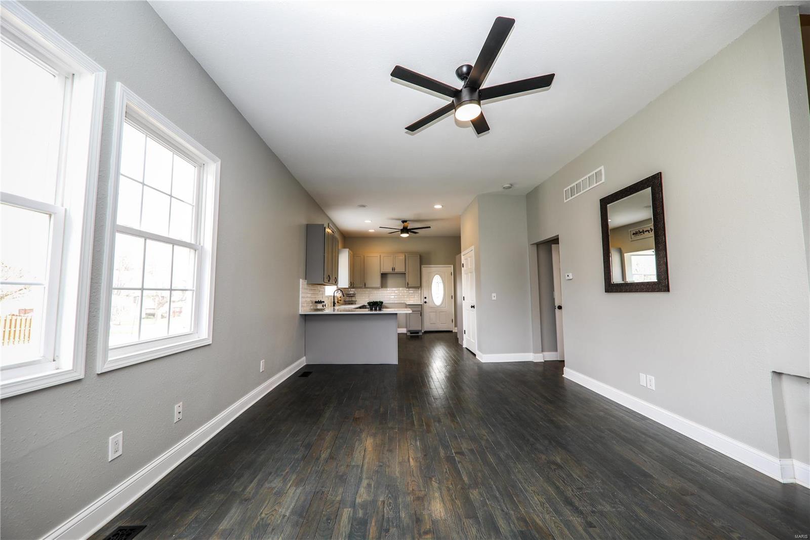 1202 Troy Road Edwardsville, IL 62025 - Photo 10 of 38 Gallery Image 10