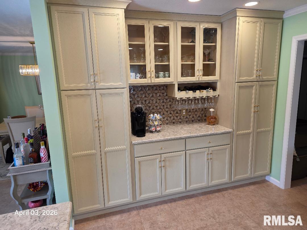 3308 Rawlings Drive Springfield, IL 62704 - Photo 7 of 19