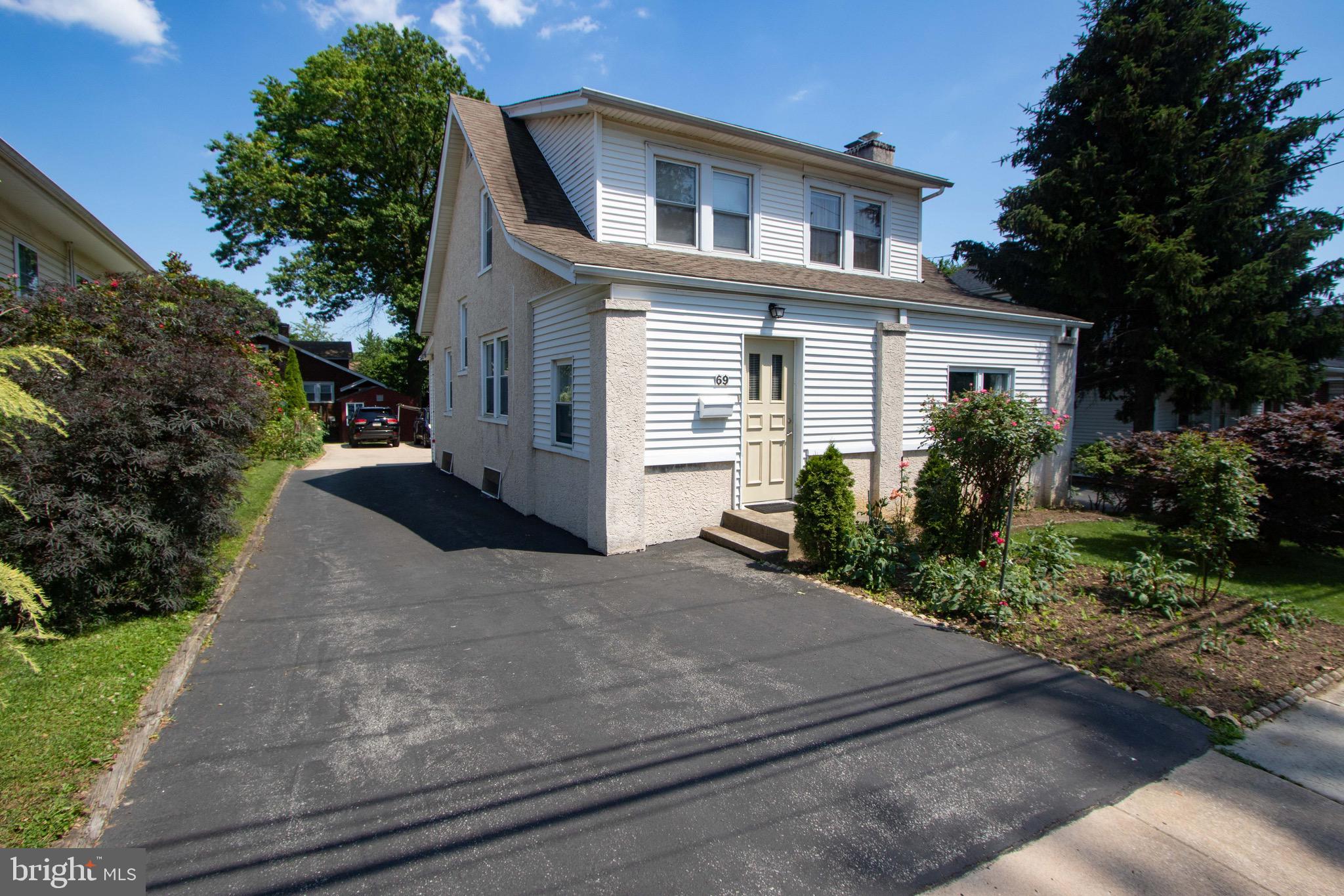 69 South Sproul Road Broomall, PA 19008 - Photo 1 of 33 Front of Home, Private Drive