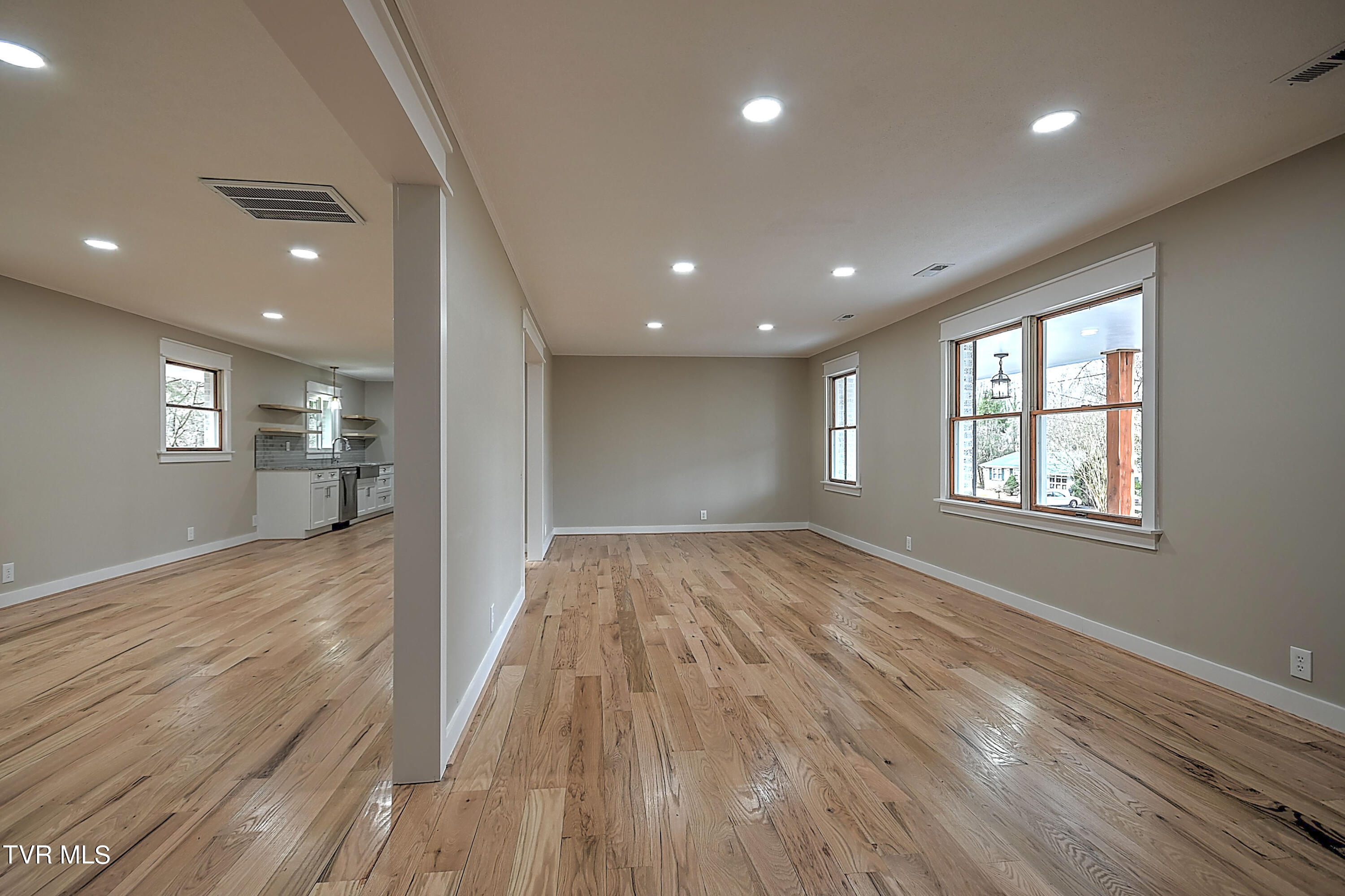 519 Rambling Road Kingsport, TN 37663 - Photo 17 of 58 519 Rambling TS-12